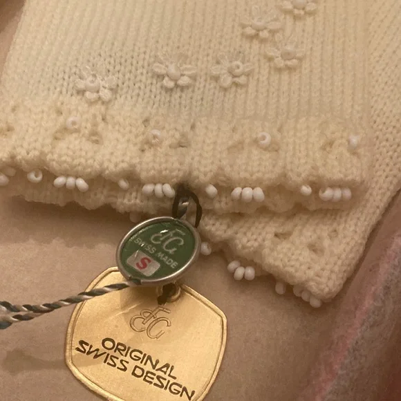 Saks Fifth Avenue Cream Floral Knit Gloves - Picture 2 of 5